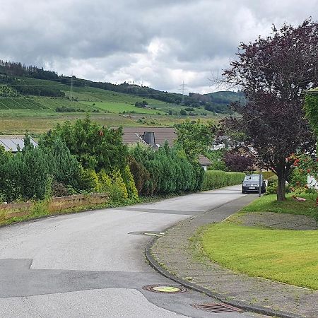 Ferienwohnungen Am Finkenweg Bestwig Buitenkant foto
